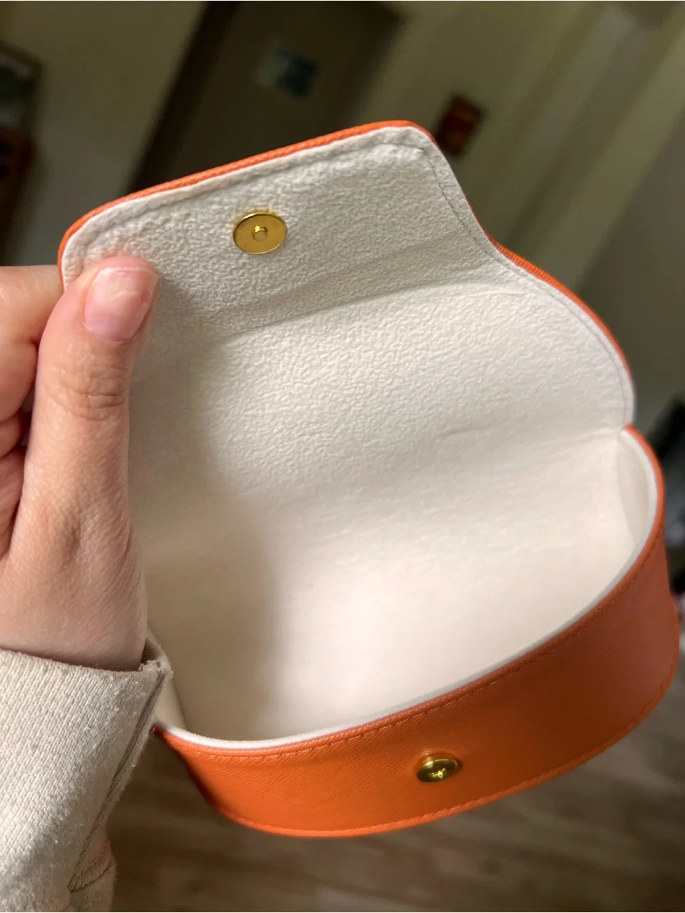 Tory Burch Tortoiseshell Frame Sunglasses with Brown Lenses and Orange Case